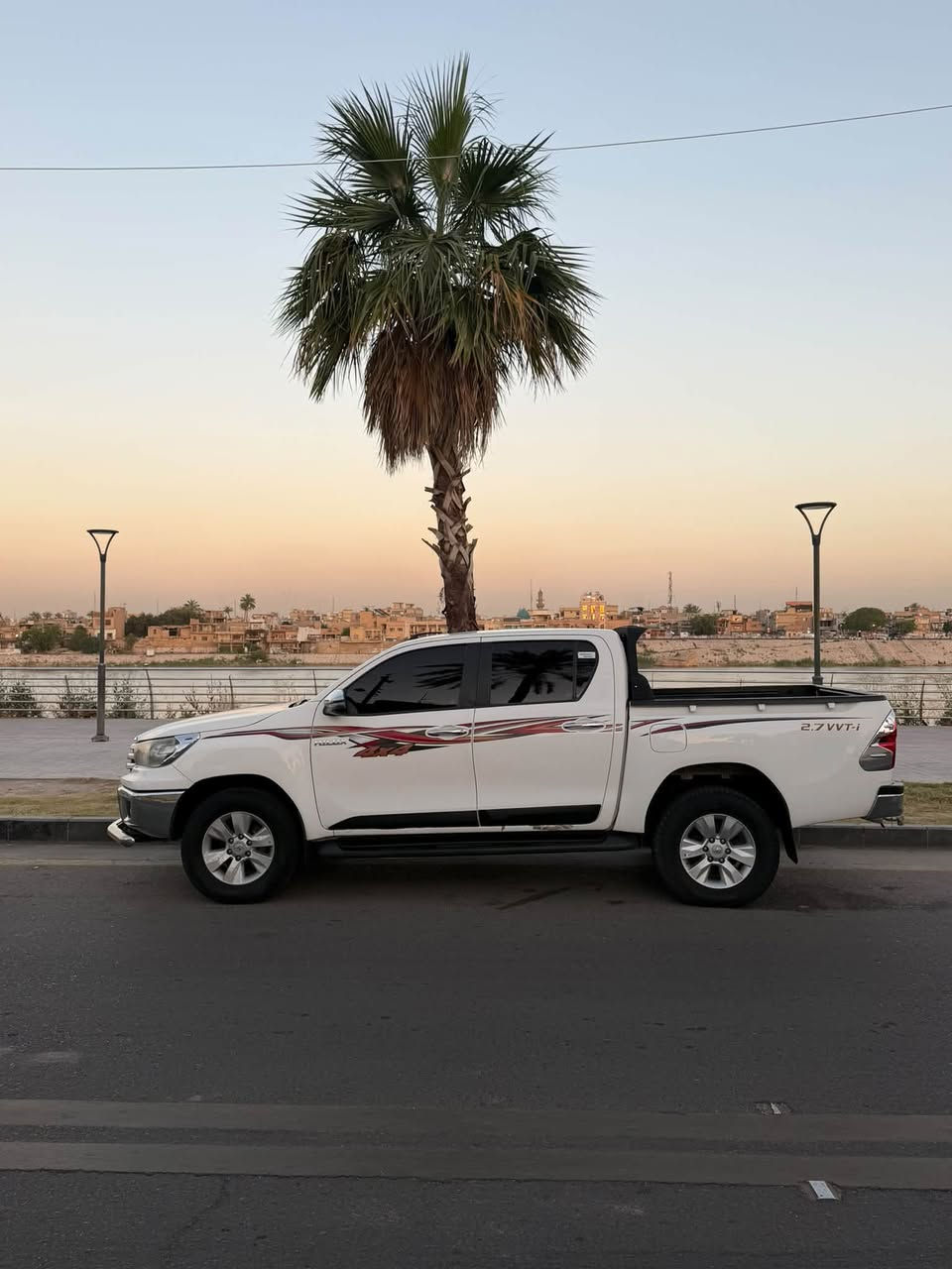 بيكم هايلكس ٢٠١٦ خليجي وكالة سيد نهرو ماشية ١٥٧ الف حقيقي مكفوله من الصبغ بيهة كم ملاحظة بسيطة جذاً للبيع المكان بغداد للاستفسار اكثر الاتصال ع رقم ***********
