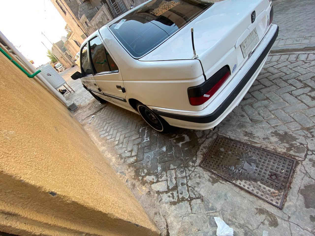 سلام عليكم بيجو بارص لبيع لموديل 2014 ابيض خصوصي سنويه ستوه انتهت راعيها موجود ويريد تحويل مصفره ماعليها شي كير ومكينه جدد فرنسي اصلي حداديه جديده باور مشط جدد تخم تاير جديد ابو خط لبيض ويل جديد سياره ما نقصها شي مكفوله من ضربه بيها مكانات صبغ سعر 33 وبيها مجال بسيط عنواني بصره شط لعرب رقم لهاتف ***********
