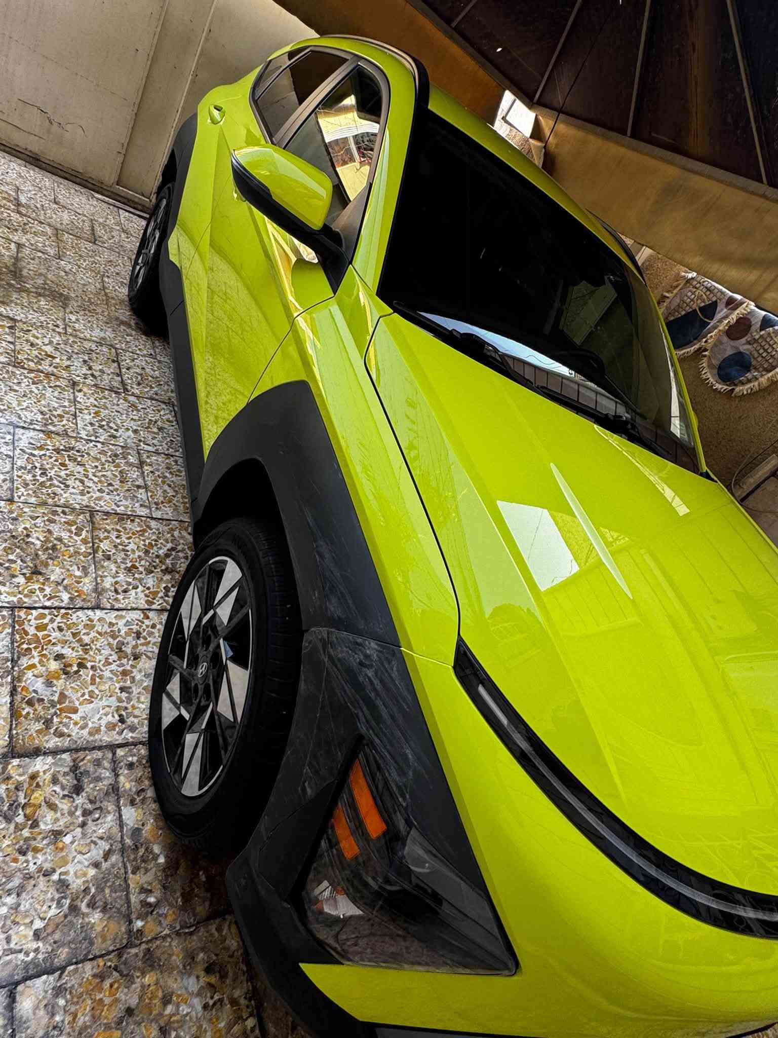 السلام عليكم للبيع هيونداي كونا 2024 وارد امريكي 
السياره بدون ايرباك بدون دواخل فقط بارد على كد شبر بالجاملغ الايمن 
ماشية 42 ميل
شاشة كبيرة 
رادار امامي وخلفي وتوقف ذاتي 
تشغيل عن بعد
فور ويل ذكي 
السياره بدون رقم 
***********
