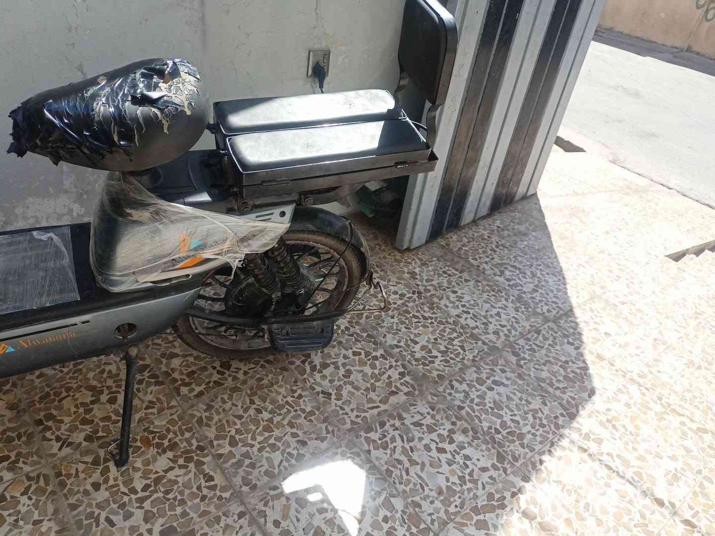 ماطور شحن للبيع حجم 20 بدون بطاريات
كلشي شغال اضويه اشاير 
شاحنه اصليه 
السعر 90
الم
