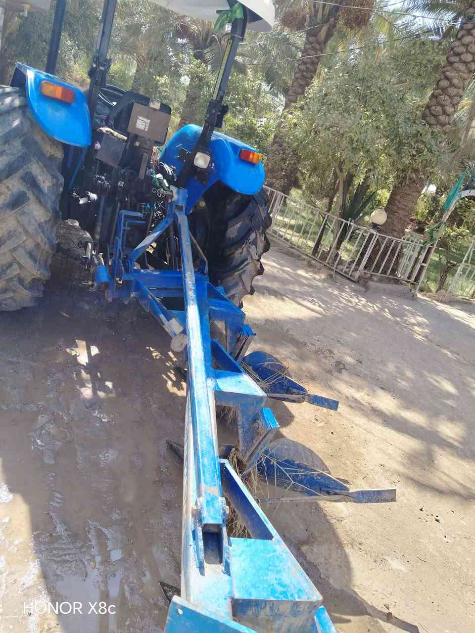 ٨٠ لبيع موديل ١٧ رقم شمالي اسوي وكال وره فدان سعره ٢٦ مكانه واسط نعمانيه رقم موبايل ***********

نص مكتوب في الصور:
- HONOR X8c