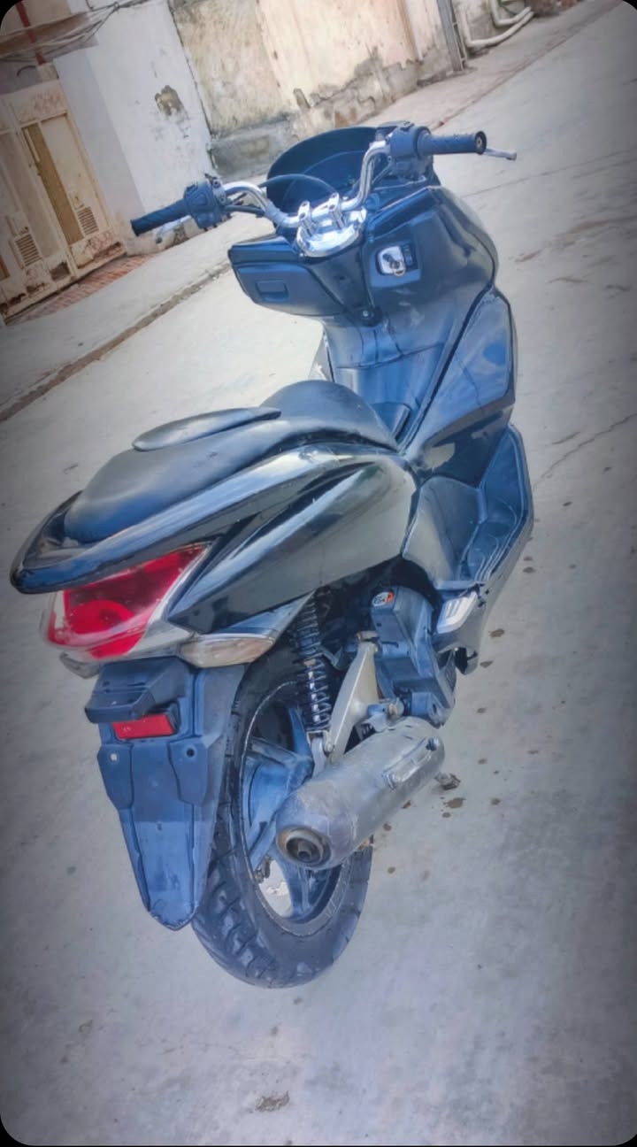 PCX • الجيل الاول • مكينته خرسه