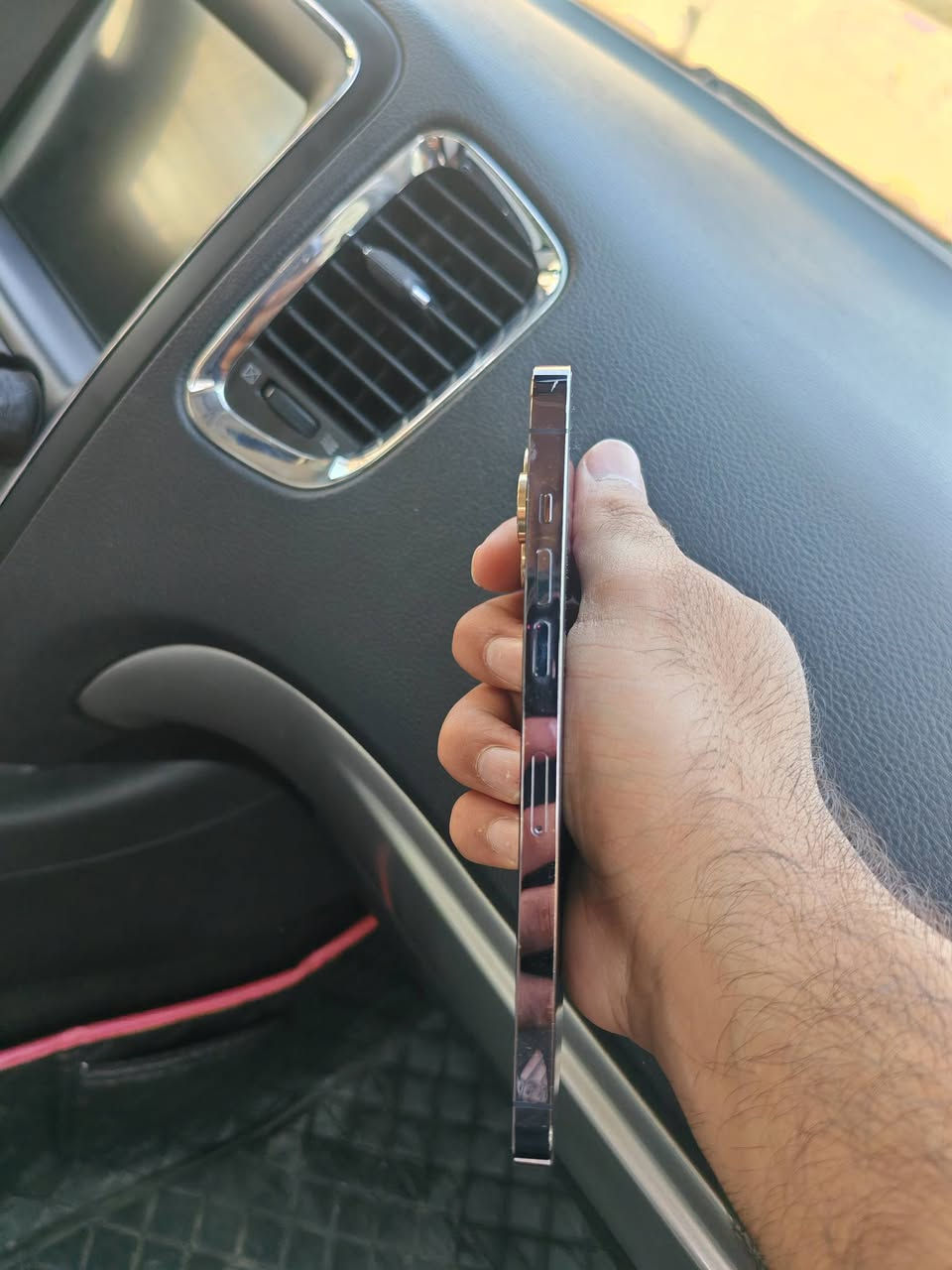 السلام عليكم 
ايفون14برو ماكس 
ذاكره256
بطاريه80
الجهاز وتر شرق اوسط 
ممفتوح ولا مبدل بي شي 
فقط بي هذا الفطر بضهر والباقي كله مكفول
للبيع او مراوس 
سعره 760
مكاني ديالى الخالص
***********
***********
