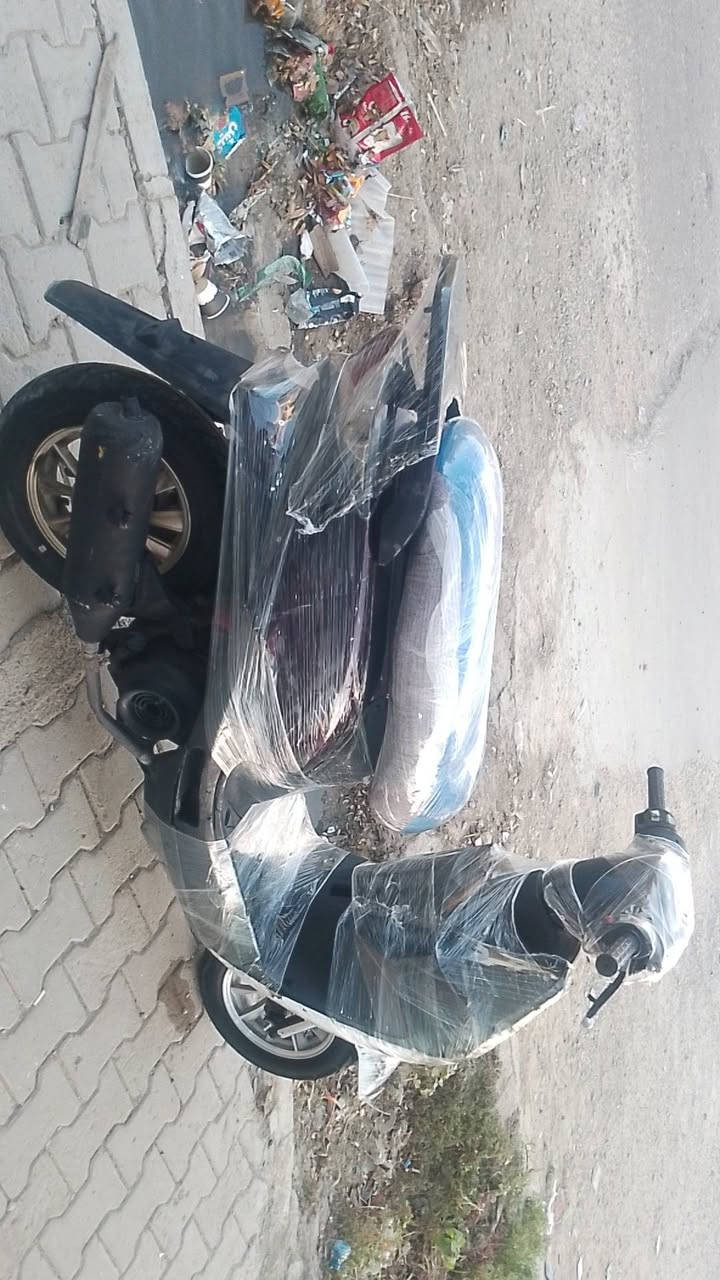 سلام عليكوم عندي هاي درجه لل بيع ماكس كهربائية كله شغال محرك يابانية مكاني كركوك فيلق سعر 300 درجه حيل نضيف ونشاط ***********
