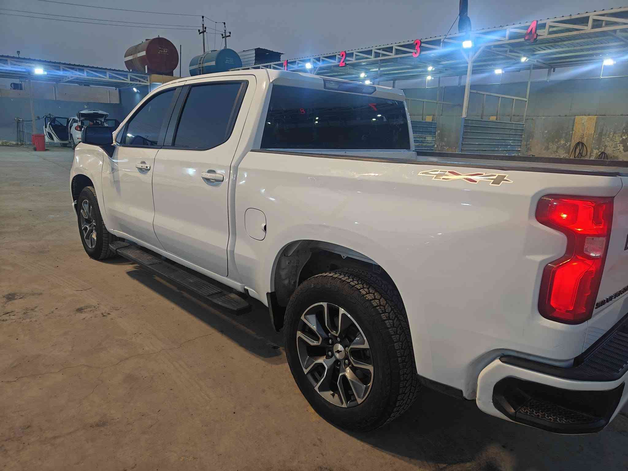 السلام عليكم ورحمة الله وبركاته
للبيع – شوفرليت سلفرادو RST موديل 2024 🚘 باب طويل بدي قصير دشبول تاهو

🩶 اللون: ابيض
📅 الموديل: 2024
📍 دخول جديد
📄 كتاب شهداء واسط
🛣️ الممشى: 18,000 ميل فقط
✨ السيارة بحالة ممتازة، نظيفة جدًا، وجاهزة للتسجيل والاستخدام، ولا تحتاج أي مصروف محرك 8 سلندر 5300.

💵 السعر: 235 
📍 مكان السيارة: الكوت

📞 للاستفسار والتواصل:
***********
