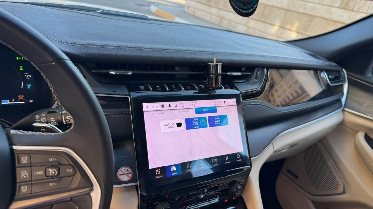 للبيع..للبيع..للبيع فقط..

** Jeep Grand Cherokee/Limited Hybrid 4xe**

- موديل 2024

- ثلاث شاشات

- ممشى: 35000 ميل

- محرك 2.0 تيربو هايبرد ٣ أنظمة بلگ إن

-خرائط ولغة عربي

- دفع رباعي (4x4)

- گير أوتوماتيك 8 سرعات

- لون أبيض / داخل جلد لون بيجي مميز

-  3 شاشة كبيرة مع Apple CarPlay وAndroid Auto

- كاميرا خلفية

- ⁠صندوق كهرباء

- المقاعد 5 راكب

- تشغيل بصمة وعن بُعد ودخول ذكي 4 ابواب

- السيارة جديدة جدًا وجاهزة للاستخدام

🔹 ضرر السيارة// الچامرلغ الأيمن فقط بدون إيرباك 

💰 السعر: 335 ورقة 

📍الموقع: ديالى-بعقوبة 

♦️ للاستفسار يرجى التواصل على الواتس اب أو الاتصال.

***********
***********
