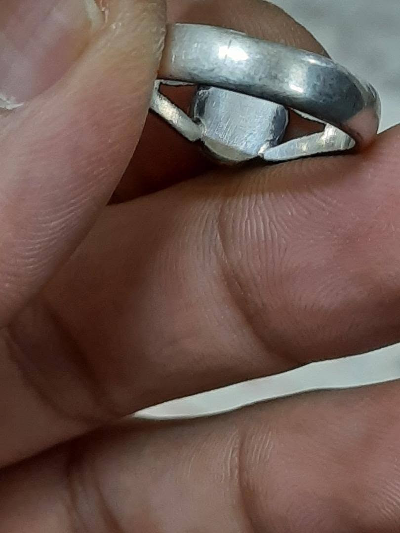 💍لعشاق النوادر و الانتيك 💍
#ياقوت سيلاني مرصود قديم ناعم جدا 
بغداد المشتل 
واتساب***********
