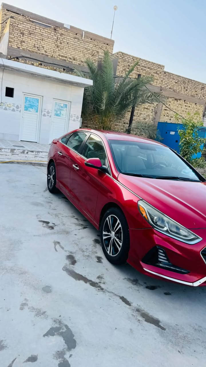 السلام عليكم ورحمة الله وبركاته
سوناتا 2018 وارد امريكي 
السعر 107 ورقة وبيها مجال 
الحادث جانبي سطحي صور الحادث مرفقة 
العداد 86 الف ميل حقيقي 
السيارة بصمة راداردات جانبية وخلفية مري كهرباء 
تايراتها جدد باتري قبل 5 ايام شديتة تبريد ثلج ❄️ منضومة زنون الحدادية جديدة السيارة مال جناي 
الرقم اربيل تريد تحويل او وكالة 
مكان السيارة الديوانية حي الجامعة 
اتصال او واتساب ***********
