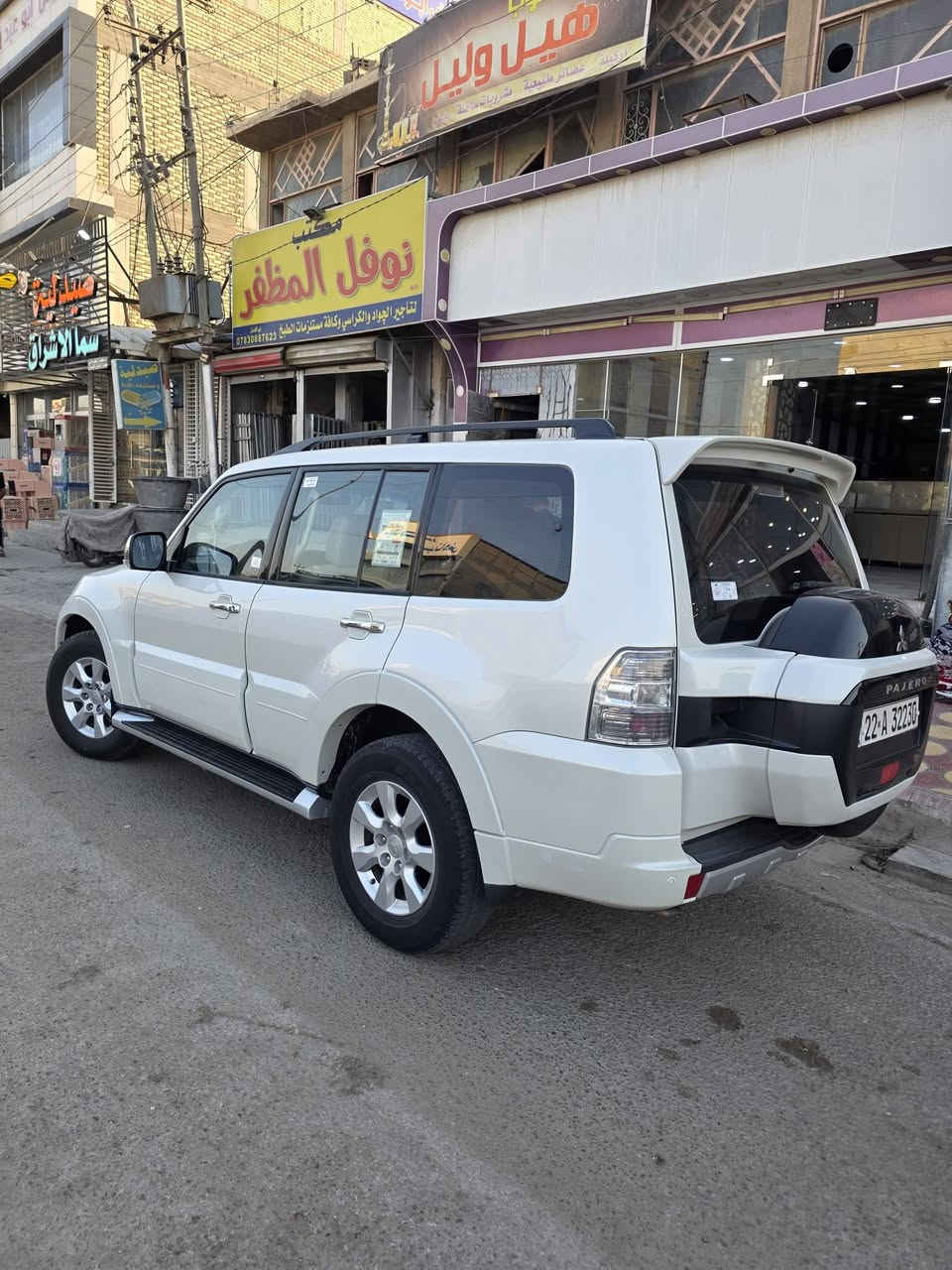 السلام عليكم 
موديل ١٧ 
بيها صبغ طرف الجمالغ وطرف البنيد الايمن 
سعرها ١٦٠ تفاصيل السياره بالفيديو 
***********
