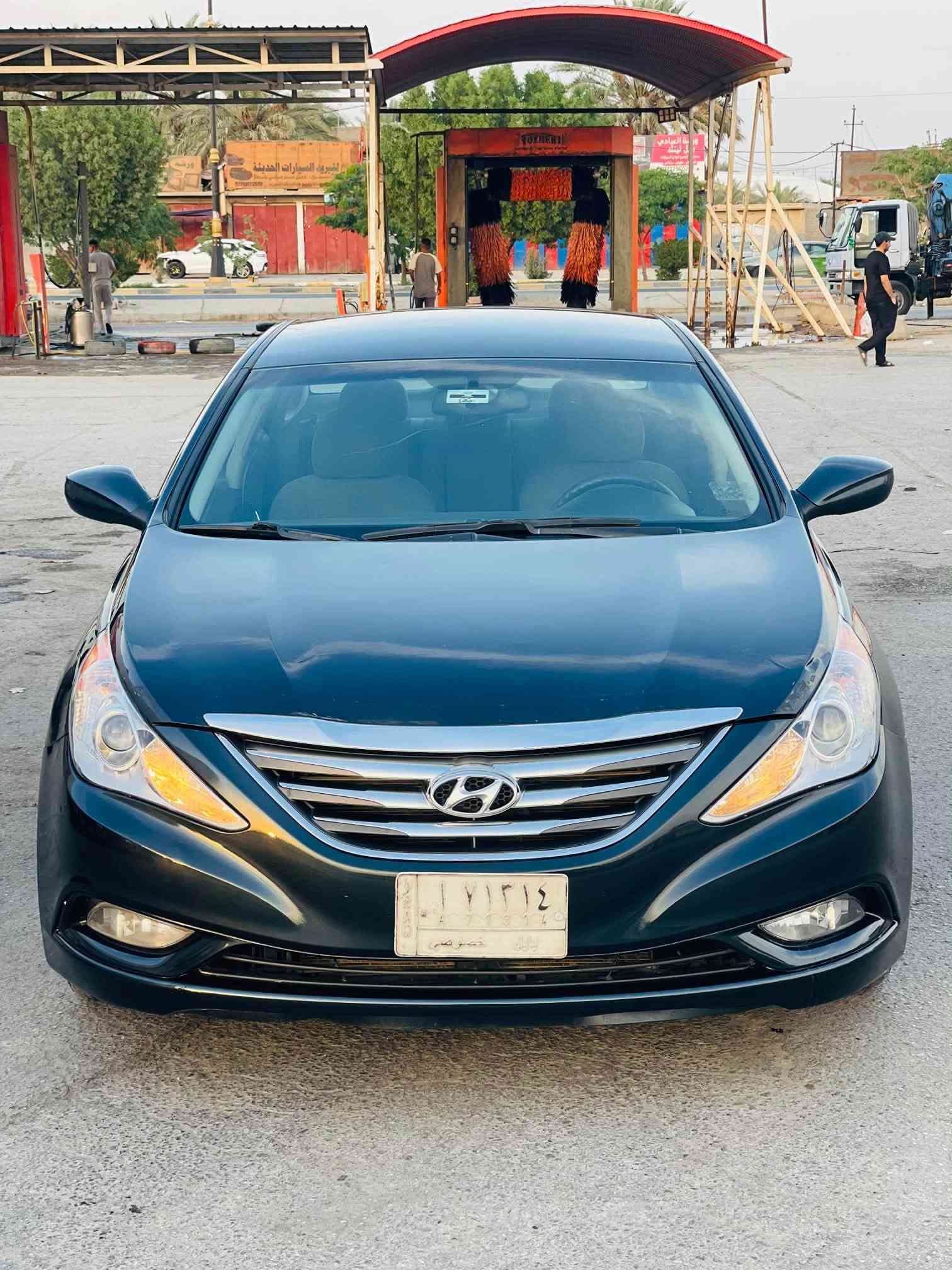 السلام عليكم سوناتا موديل 2014رقم بابل لون نيلي وارد امريكي حادثه جاملغ امامي فقط مبدل بلادي نفس اللون الباقي كفاله عامه سونار مرفق بل صور  مكينه 2400ماشيه130 سياره جديده كلش وجاهزه مابيه اي نقص كير ومكينه تبريد حداديه كله مكفول السعر 98الشراي يتصل مكاني بابل مركز الحله ***********
