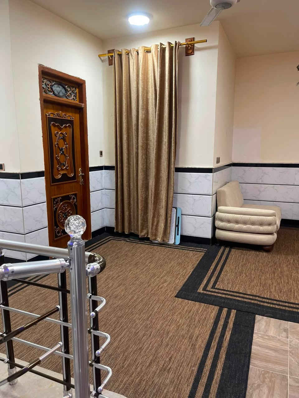 سلام عليكم بيت لبيع في حي اور شارع السبيس مساحة 150 طابقين بناء حديث درجه أولى الاستفسار  ***********
