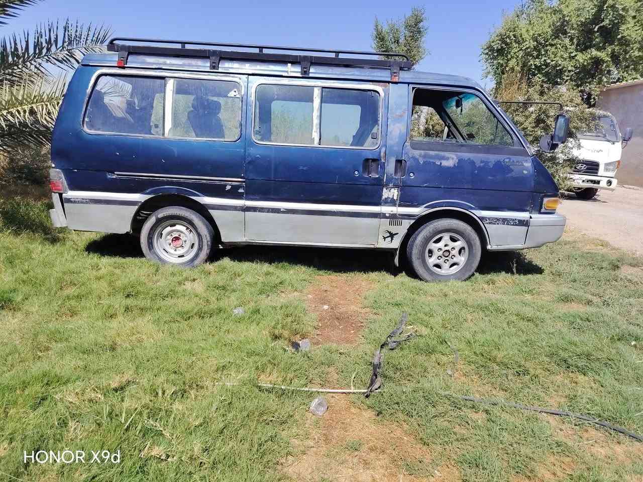 السلام عليكم للبيع كيا بستا رقم بغداد موديل 95  أنكليزي تحويل مباشر مكينة وكير  السيارة جاهزة مكان السيارة الدجيل السعر ٣٧ وبيهة مجال ***********

نص مكتوب في الصور:
- HONOR X9d