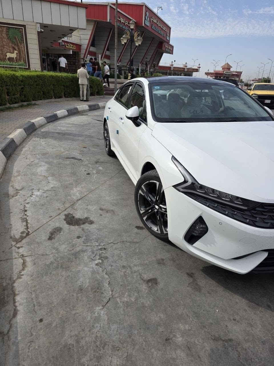 2023 خليجي محرك 2000 دوش ماشيه 59 الف كفاله عامه فول رقم بغداد بأسمي السعر 210 ناصريه  مركز ***********
