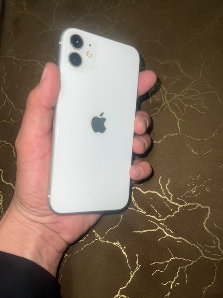 📱 آيفون 11 عادي للبيع
✨ المواصفات:

• اللون: أبيض 🤍

• الجوانب: فضي

• دبل شريحة 📲

• الذاكرة: 256GB

• البطارية: 70% 🔋

• الجهاز وضع شركة كارتونته معا

• الجهاز كامل وضع شركة

🔹 ملاحظة:

الشاشة بيها فطر بسيط وقديم، وما مأثر على الاستخدام.

💰 السعر: 200 ألف دينار

💵 بيه مجال

📍 الموقع: بغداد

📞 للتواصل وتساب فقط   ***********
