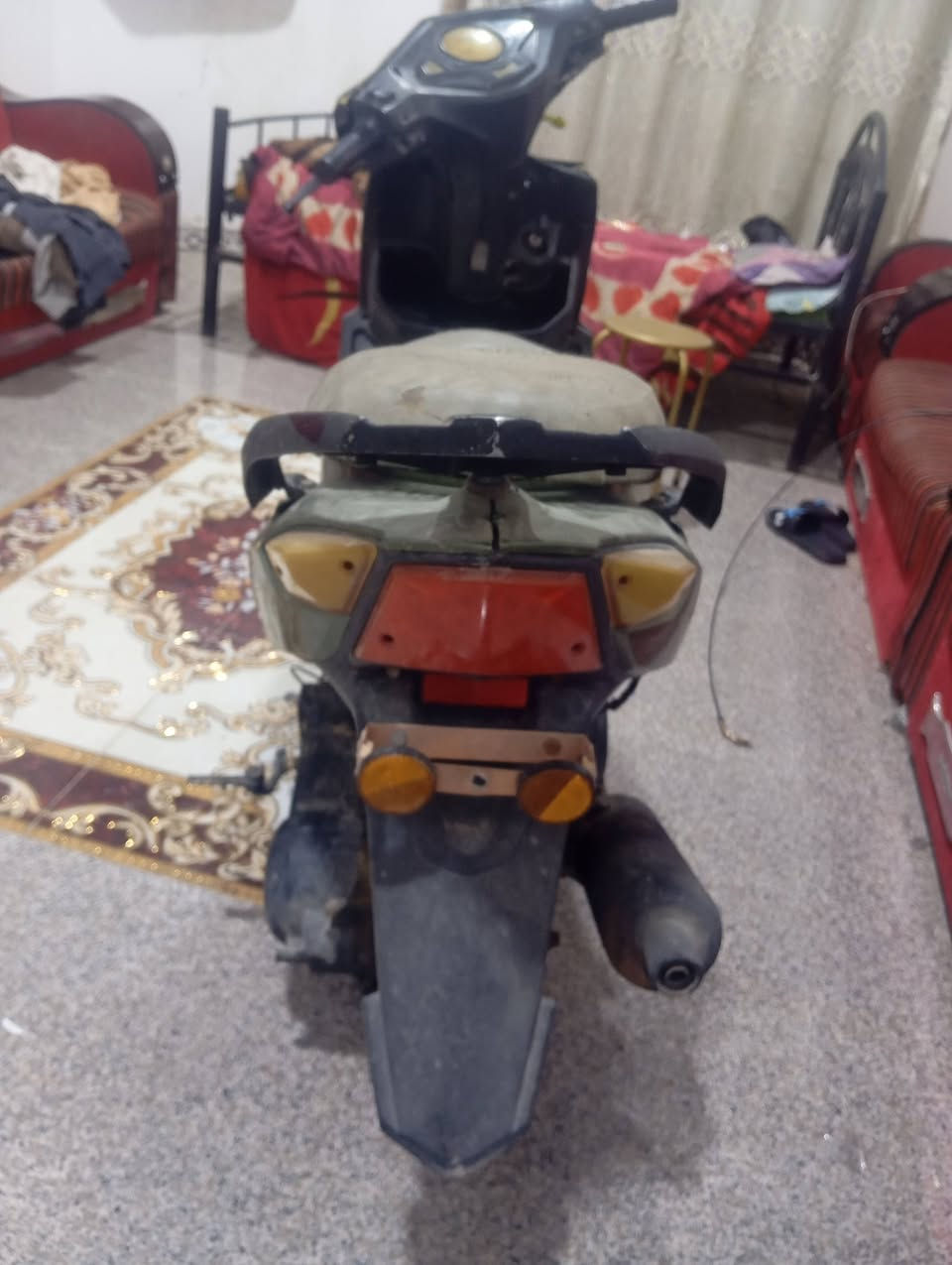 دراجه سكنس مكينه اف اس بـ ٢٠٠
الدراجه شغاله كهربائيات سلف هندر 

مشكلته صوته عالي رادلهه كعكه والكابريته الا تشممها بانزين يلا تشتغل لو تركتها ساعات 

مكاني البصره تنومه
***********
