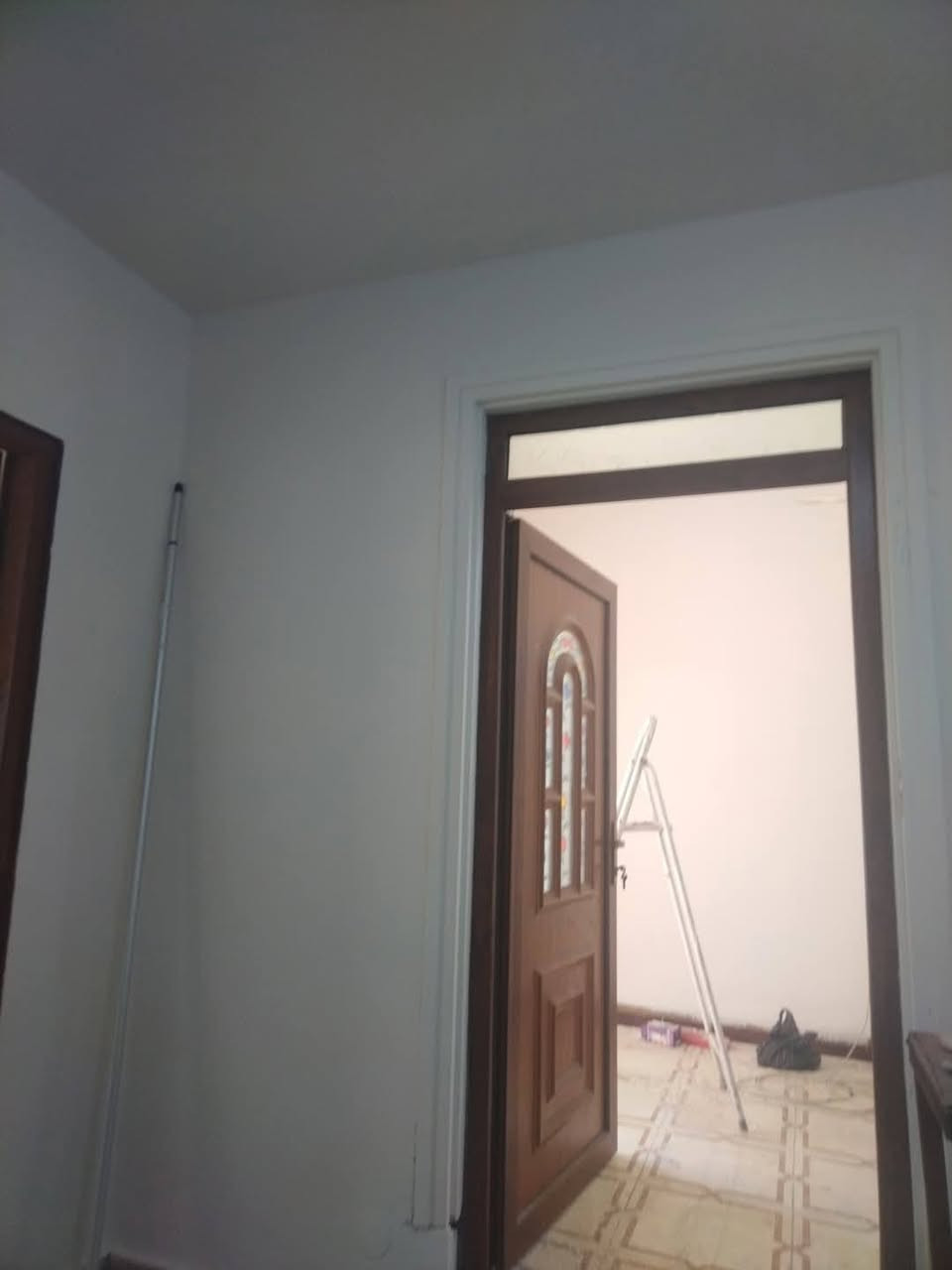 دار طابقين للبيع بدوميز طابو صرف   مساحه ٣٠٠ بالفرع قرب عيادة دكتوره وافيه بالفرع ثاني بيت الطابق الارضي ٢نوم واستقبال ومطبخ وكراج وصحيات داخلي كلها بلادي والثاني ثرمستون وليس بلوك يعني عازل حراره وبروده-٢نوم ايضا واستقبال ومطبخ وصحيات وبلكونات بالواجهه - البيت فارغ حاليا نظيف جدا مصبوغ جديد من الداخل - السعر ٢٢٠ مليون مجال قليل للمعلومات اتصال***********
