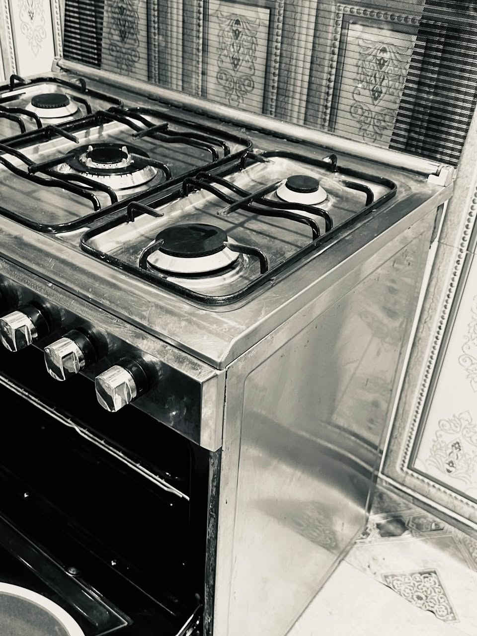 طباخ رويال ستيل • خمس مشاعل • نظيف
