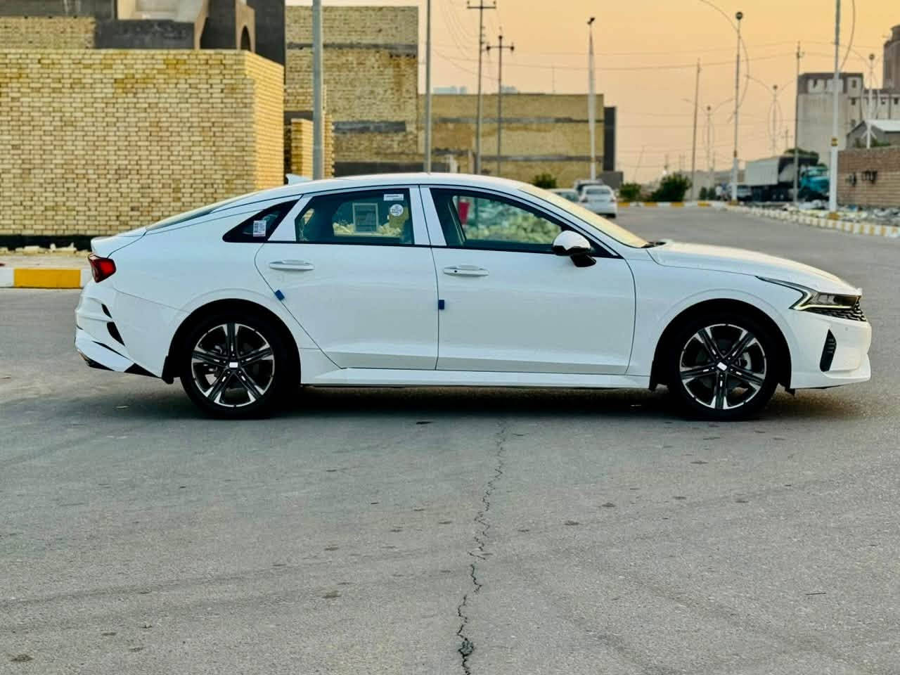 السلام عليكم
كيا5 خليجي2023 رقم بغداد باسمي تحويل السياره فول مواصفات عدا البانوراما ماشيه 80km سياره جاهزه وع ايدي من الزيرو صار بيه عندي قطعتين تبديل اصليات ورشه الهلال الخلفي بدون داخل سعر168 للتواصل ***********
