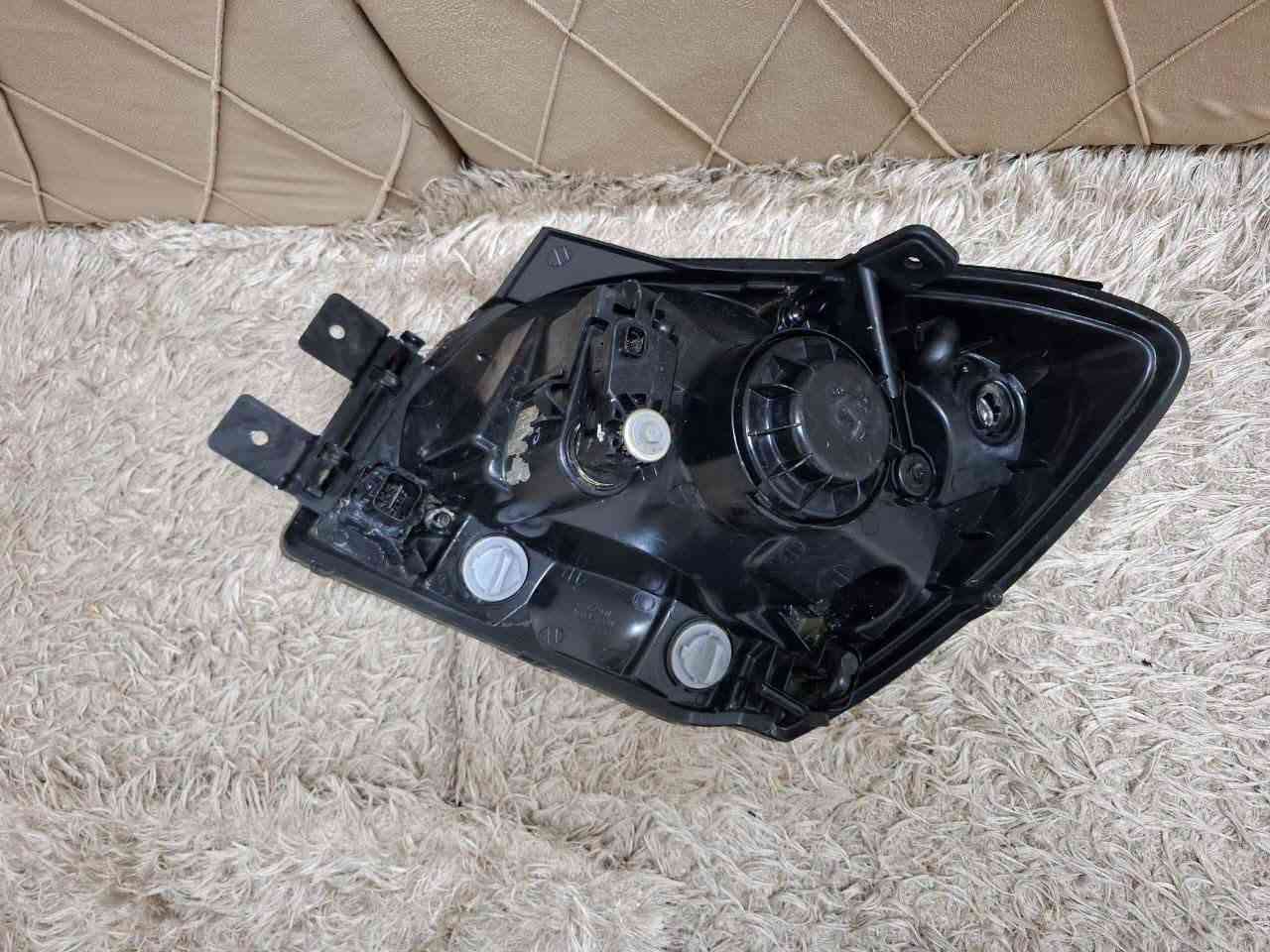 لايت كيا سبورتج خليجي اصلي تفصيخ طرف يمين عكس سايق  يرهم للموديل ٢٠٠٥ لحد ٢٠٠٨   *********** يوجد توصيل
