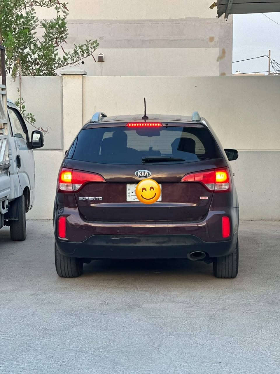 السلام عليكم 
سورنتو ٢٠١٤ شكل ١٥ لبيع او المراوس
رقم بغداد  
السياره سبعه راكب 
وارد امريكي حادثه جاملغ وشي قليل من البنيد
 السونار  مرفق 
لون كرزي 
محرك اربعه سلندر
منضومه تبريد كامله 
حداديه تخم تاير جديد 
السياره مال بيت جاهزه ما ناقصه اي شي 
السعر ١١٧ مكاني نجف 
***********
