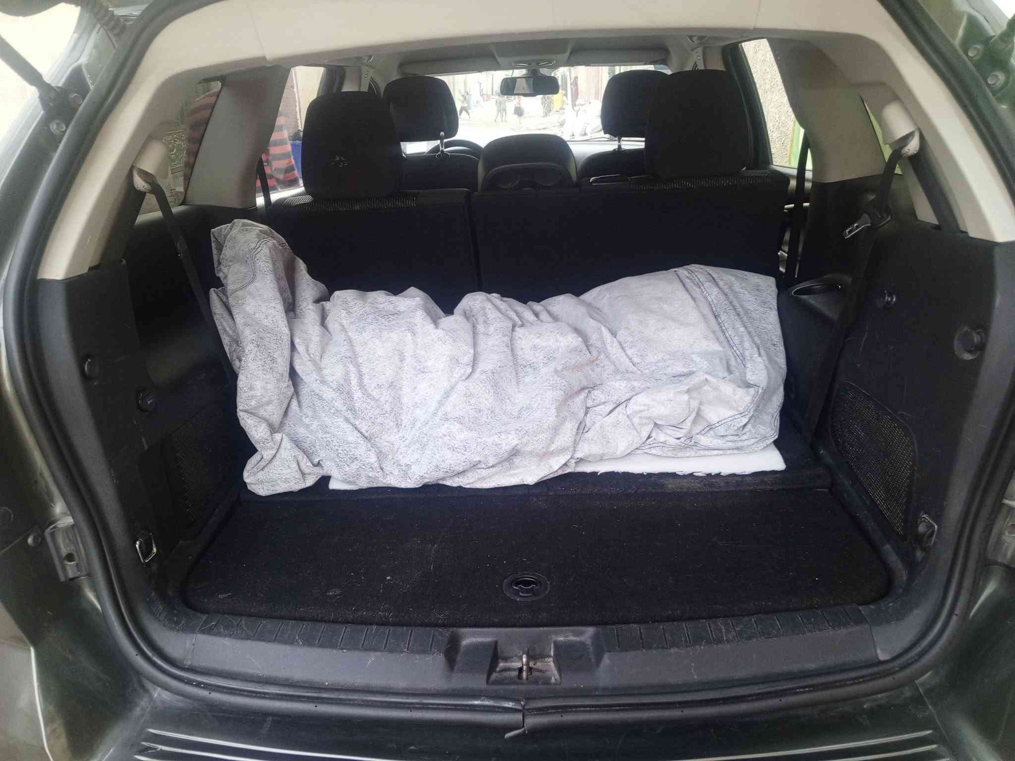 سلام عليكم دوج جورني 18ماشيه 114 صور الحادث موجودات بل منشور وهنا بل عراق نصبغت حزام اثر شخوط السياره نضيفه جدن من مكينه وكير وصدر مامي خلفي جديد تخم تاير جديد منضومت بانزين جديده من نوزلات من بلكات من فيتم تبريد ثلج السياره كامله على اخر حبايه السياره بسمي شرط التحويل مكان السياره مدينت الصدر السعر (١٠5)وبيه مجال رقم الهاتف *********** مكينه ربعه سلندر
