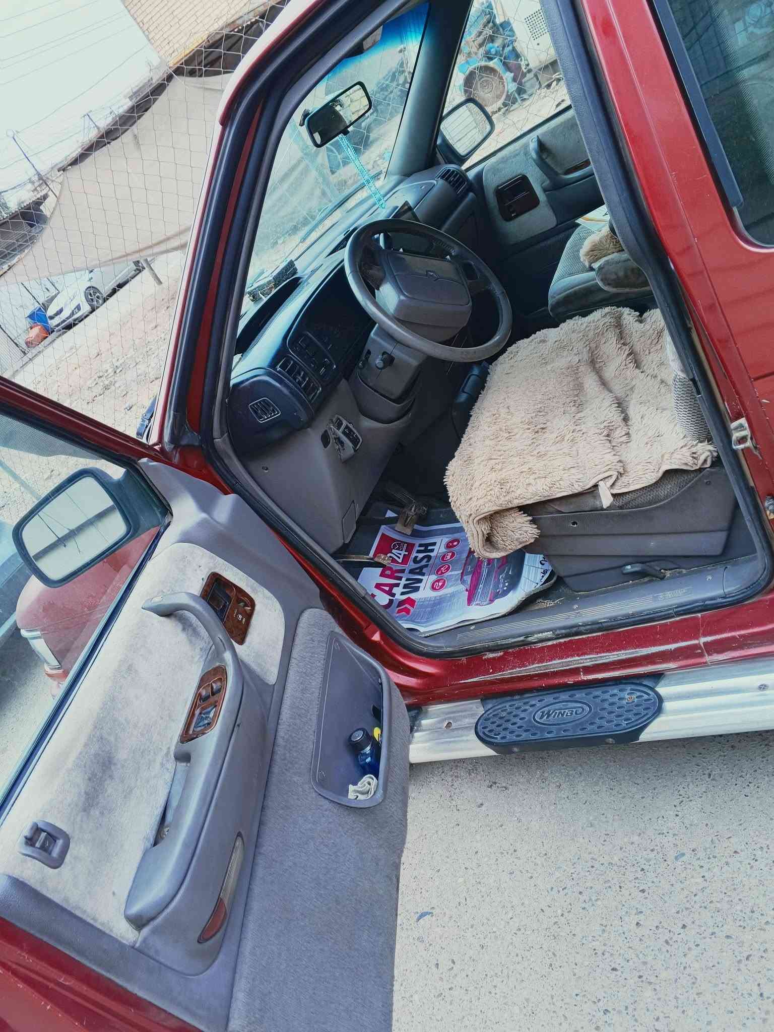 ٧ راكب • محرك ٣٣٠٠ • بدون صبغ
