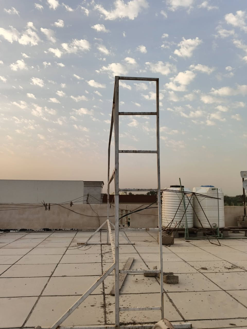 مشرت زوالي للبيع متحركه 
السعر 300 وبيه مجال 
الرقم تواصل ***********
موجود واتساب

