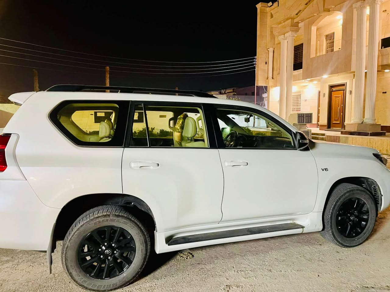 السلام عليكم برادو TXS فول مديل 2023 رقم اربيل بئسمي ممشى 22 الف السيارة وكالة وكالة عامـــة اي شخط واي نقص برغي ما بيها السيارة زيرو السعر 475 ورقة 

للستفسار اكثر الاتصال او الواتساب مكان  السيارة بغداد ***********
