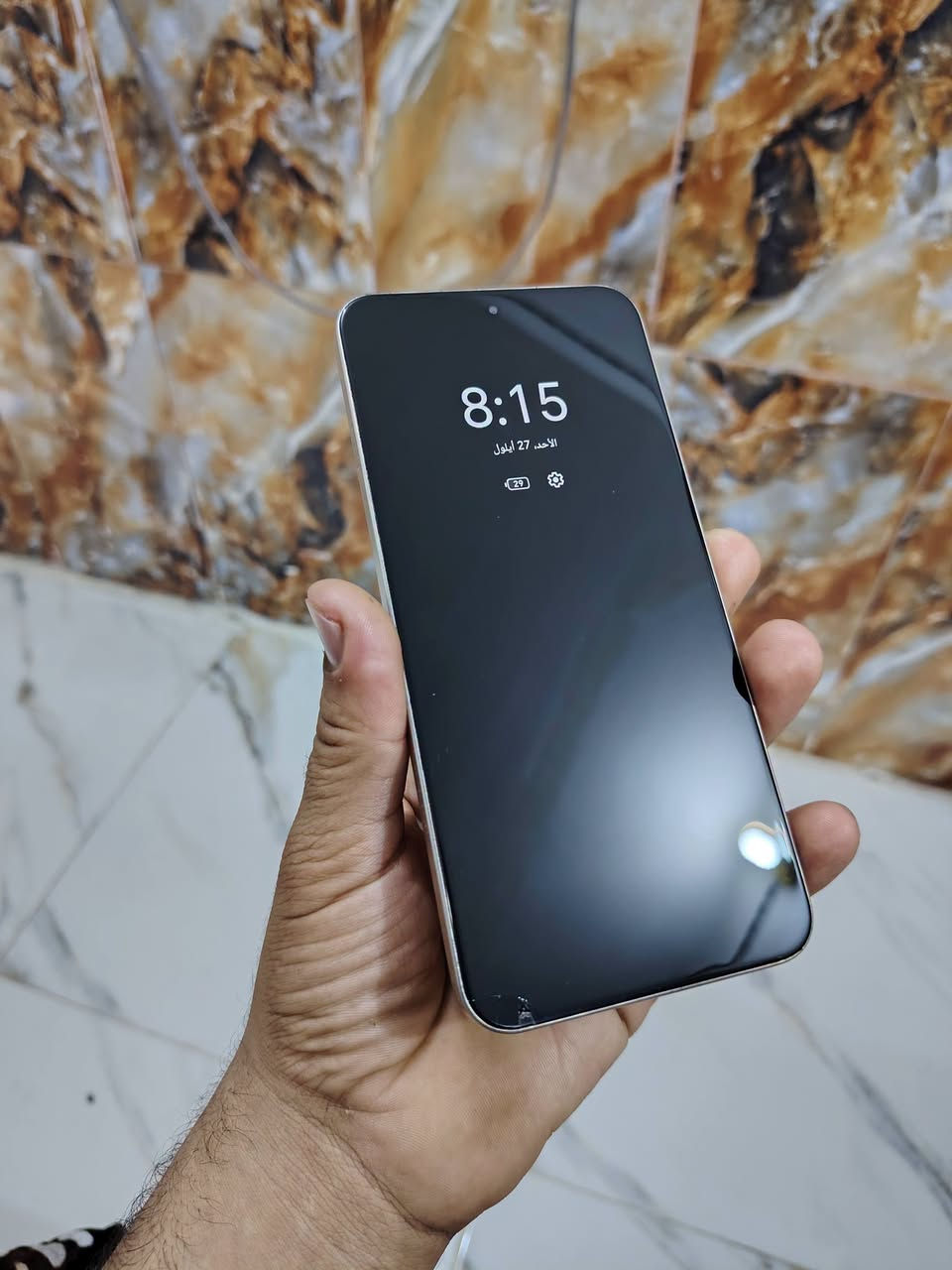 سلام عليكم هونر اكس 9d
ذاكرة 256 رام 12+12 ببجي 90 فريم 

بطارية 8300 شحن سريع صوت ستيريو 

مكفول من التصليح والخلل بدون ملحقات 

ملاحظة (الجهاز مبدل جامه مال كامرة خارجية وبيها تراب والبصمة متوقفة وبي فطر كلش خفيف بل حافة)  غير ذني جهاز مكفول من كل خلل وسعر مناسب 

سعره 260 وبي مجال مكان نجف

نص مكتوب في الصور:
- 6:15 29 < حول الهاتف 10 MagicOS اسم الجهاز > HONOR X9d المعالج المركزي Snapdragon 6 Gen 4 ذاكرة الوصول العشوائي > 12 غيغابايت + 12 غيغابايت Honor RAM Turbo بطارية السيليكون والكربون mAh 8300 شاشة بتقنية حماية البصر من Honor 2640 x 1200 وحدة التخزين الداخلية المساحة الفارغة 232.15 غيغابايت الإجمالي 256 غيغابايت الموديل MTN-NX1 رقم الإصدار 10.0.0.204(C185E10R103P1)