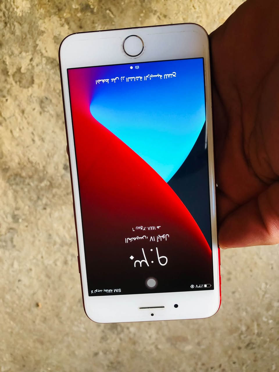 ايفون ٧ بلص ذاكرة ١٢٨ بطارية ٩٠ جهاز نضيف كله شغال سيم كارت وكامرات بس بصمة ما تشتغل سعره ٦٥ الف مكاني بعقوبة ***********

نص مكتوب في الصور:
- لا توجد بطاقة SIM ٩:٣٦ ص ٪٣٧ < البطارية حالة البطارية كما هو الحال مع البطاريات القابلة لإعادة الشحن، بطارية الهاتف قابلة للاستهلاك وتصبح أقل فاعلية مع الوقت. معرفة المزيد... الحد الأقصى للقدرة ٩٠٪ هذا قياس لقدرة البطارية مقارنة بقدرتها عندما كانت جديدة. قد تتسبب القدرة المنخفضة بتقليل ساعات الاستخدام بين عملية الشحن والأخرى. أقصى قدرة للأداء تدعم بطاريتك حالياً الأداء الطبيعي وقت الذروة. شحن البطارية المحسن للحد من استنزاف عمر البطارية، يتعلم الـ iPhone من عادات الشحن اليومية، بحيث ينتظر ولا يتجاوز ٨٠٪ حتى يحين موعد حاجتك إلى استخدامه.
- ٣٧% ٩:٣٢ ص لا توجد بطاقة SIM عام حول اسم الطراز iPhone 7 Plus رقم النموذج MN562LL/A الرقم التسلسلي DX3W30A3HFYC الشبكة غير متوفرة الأغاني مقاطع فيديو ٧٦ الصور ٧٩٧ التطبيقات ١٨ السعة ١٢٨ غ.ب. متوفر ٩٧,٢٦ غ.ب. شركة الاتصالات Asiacell 50.0 عنوان Wi-Fi AC:E4:B5:8A:78:DC