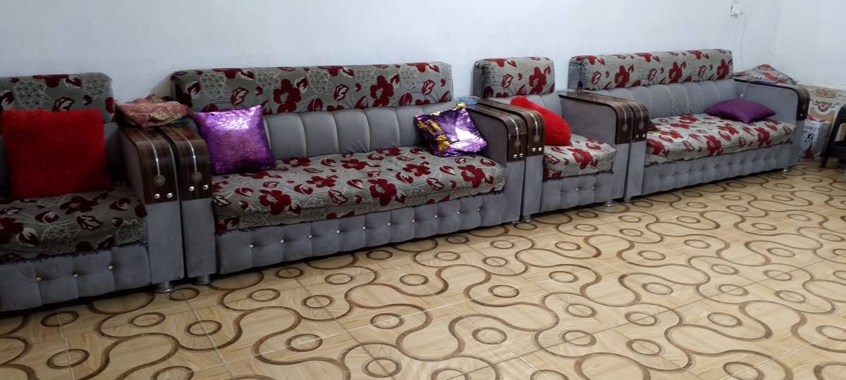 كنبة • نظيف • قابل تفاوض