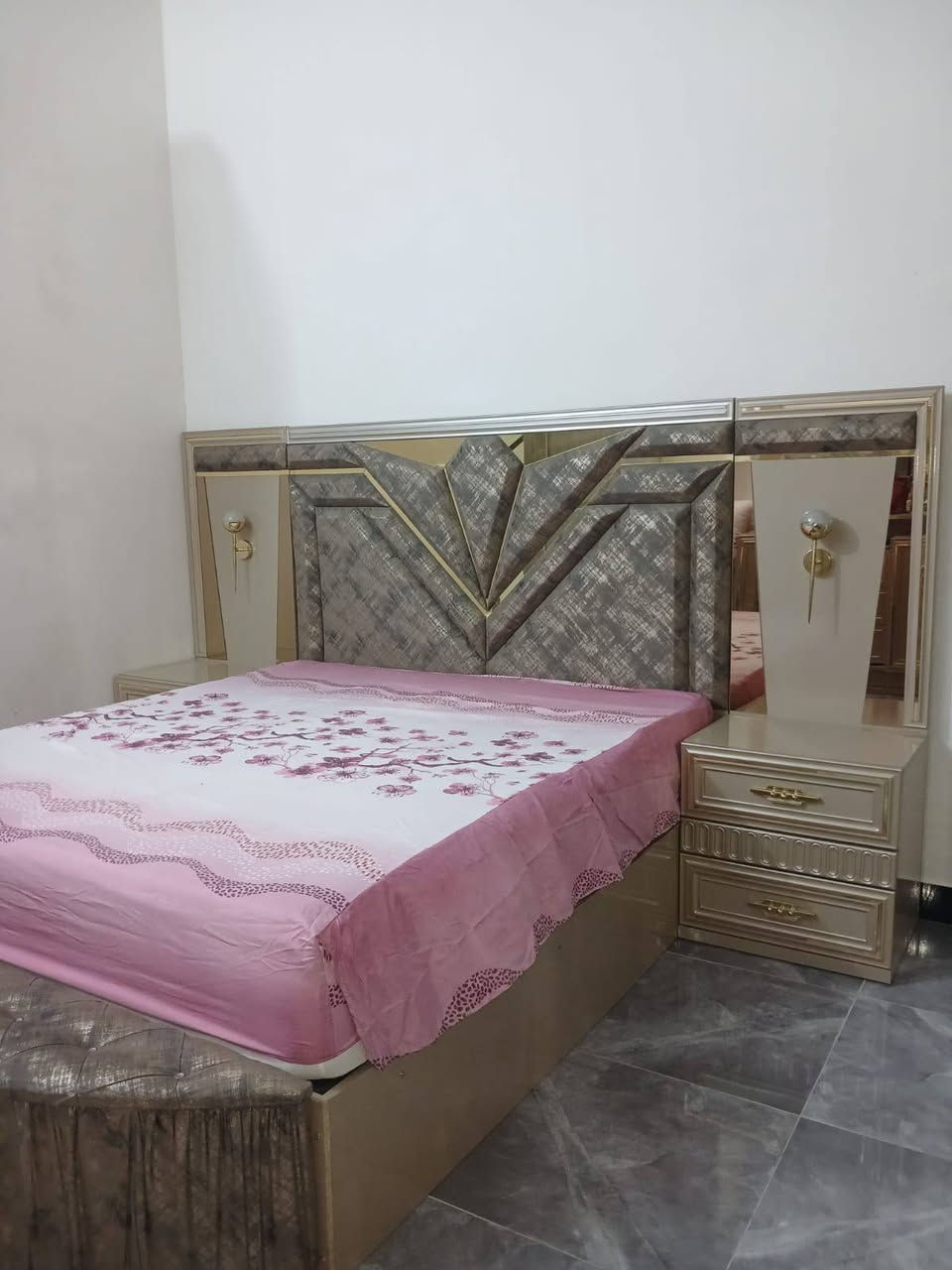 لبيع غرفه نوم حديثه 2026 استخذام غليل سعر مليون 500   وياهاا دوشك ***********
@
