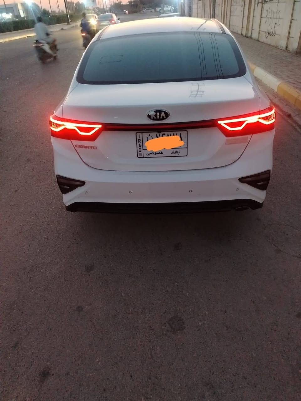 السلام عليكم
للبيع كيا سيراتو ١٩
خليجي فول بصمه
رقم بغداد تحويل مباشر
محرك ١٦٠٠ كير ايتي
ماشيه ١٠٠ الف
مكفل من الصبغ وتبديل بارد شبر بل بنيد
بيها سونار مكان سيارة السماوة الرميثه *********** صاحب السيارة اني مكلف بل نشر
