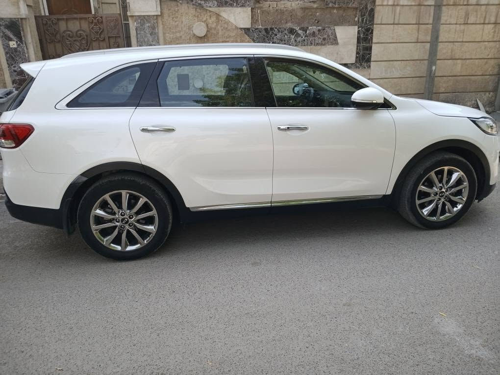 Kia Sorento 2018 
كيا سورنتو 2018 خليجي
 ، محرك V6 
 ماشية ٦٠ الف 
رقم بغداد بأسمي
ما بيها اي نقص ، مكفولة من الصبغ  و البارد والكير والمحرك
نظيفة جداً داخل و خارج على وضع الشركة 
سعر السيارة: 22000$ الف 
( 2 دفاتر و 20 ورقه) و بي مجال
للأستفسار والاتصال  *********** بغداد, العراق

