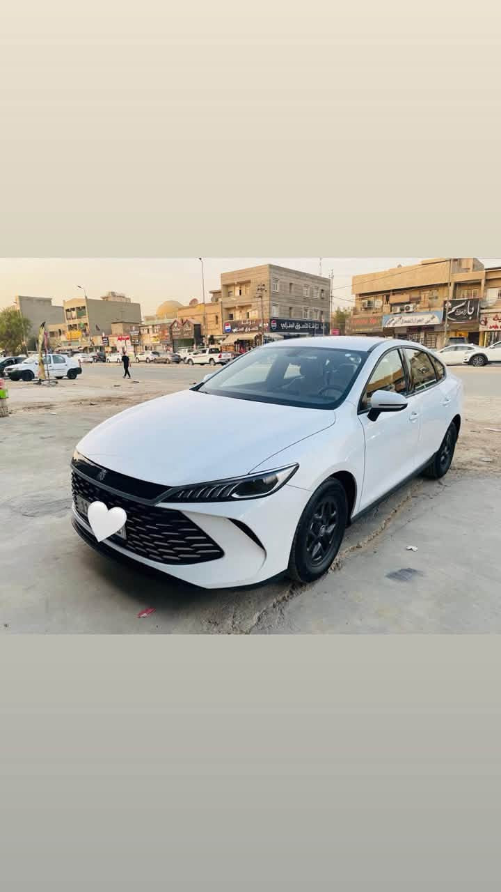 السلام عليكم بي واي دي موديل 2025 ماشيه 2900 مكينه مع بطاريه رقم بغداد تحويل مباشر داخل ابيض السياره بيها رصعات فقط بدون صبغ بدون بارد 
مكاني بغداد. الدوره 
السعر 18400
الاتصال 
***********
