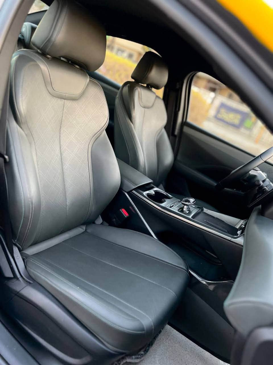 بي واي دي كن بلاس 2025 أجره
BYD Qin Plus 
رقم بغداد تحويل مباشر 
السياره على وضع الشركه كفاله عامه 
المسافه الكليه المقطوعه 19 الف كم 
المواصفات معروفه (( بانزين - هايبرد 🔋 - كهرباء⚡️)) 

بصمة وكارت وتشغيل عن بعد 
تعدد انظمة القيادة 
تحكمات استيرن جهتين 
تبريد قطعتين امامي خلفي 
كاميرا خلفيه دواره وحساسات 
ليد نهاري و الانارة ليد 
شاشة متعددة الاستخدام 
وبعد مواصفات 
ارضية مدوشمة جلد اصلي وكاعيات تفصال جلد 

السعر : 20 مليون   
الهاتف : *********** 
العنوان : بغداد 
ملاحظة :سعر التكسي ما يتقارن بالخصوصي لان التكسي اغلا
