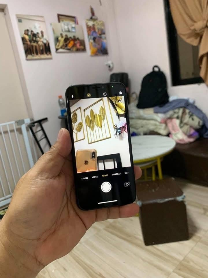السلام عليكم ايفون اكس اس مبدل شاشه بلادي ذاكره256 وبطاريه51 سعر90وبي مجال خاص او اتصال على الرقم***********

نص مكتوب في الصور:
- SLO-MO VIDEO PHOTO PORTRAIT SQUARE
