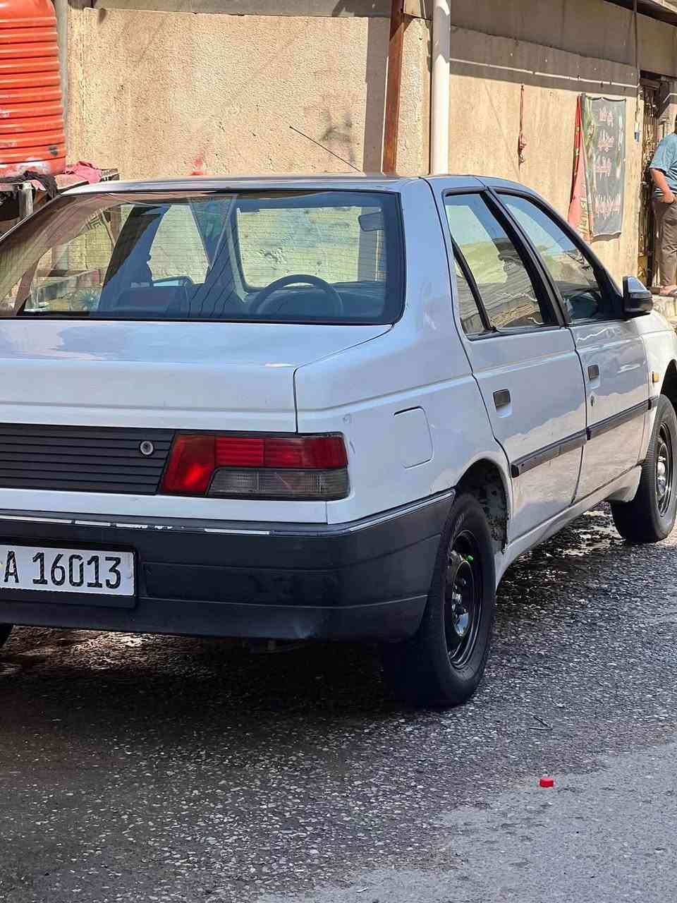 سلام عليكم بيجو روى مديل 10 سنويه الحد 2031 بسمي السياره بيها صوت بل كير مكينه كفاله البدي كفاله من الضربه تبريد شغال سنتر لوك كله شغال كهربائيات كله كفاله السياره رايدها ب 35 وبيها مجال قليل مكاني بصره جمهوريه رقم ***********

