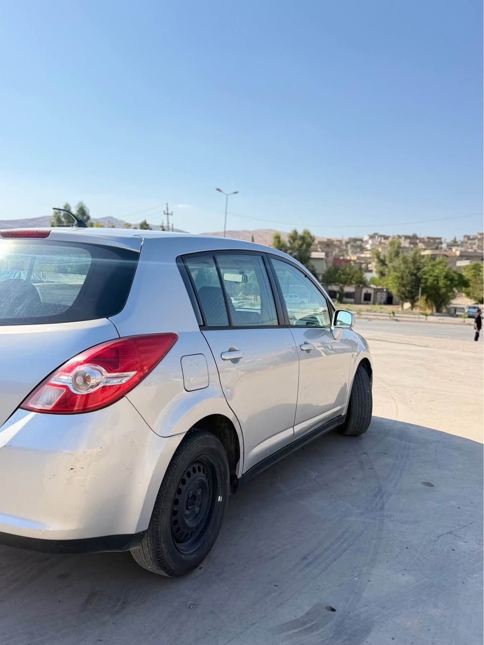 نيسان تيده ٢٠١٠ بئ سبوغ بئ ده عم نمونه له جوانى سه نه وى تا ٢٠٣٠ نوئ به ناوى خؤمه ته حويل به ناوكردن غرامه گير و مه كينه و ته بريد هه موو شتيكى به شه رت ره قه م باريك رقم اربيل - شوين كؤيه / نرخى ٩٣ و مه جاليكى كه م *********** كويسينجاك, أربيل
