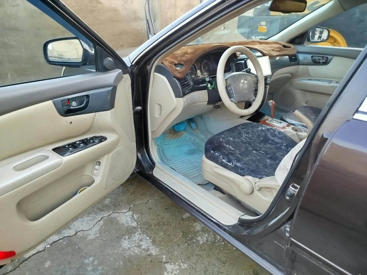 سلام عليكم 
كيا اوبتيمه 2006لبيع 
سياره بيه جاملغ خلفي جهت العبري امبدل ما واصل لجوه ولباب امبدل سياره مصبوغه صبغ عام كير ومكينه كفاله حداديه وره وكدام توني شاده ما صارلي شهر سياره خير من الله سعر88وبيه مجال مكاني الشطره 
*********** الشطره, ذي قار
