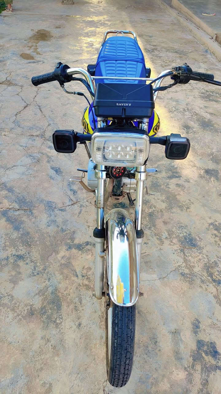سلام عليكم ماطور نضيف  خمسه كير سيفان ماطور ماتصرف علي ربع سعر 360 / مكان كياره زهيليله / *********** /
