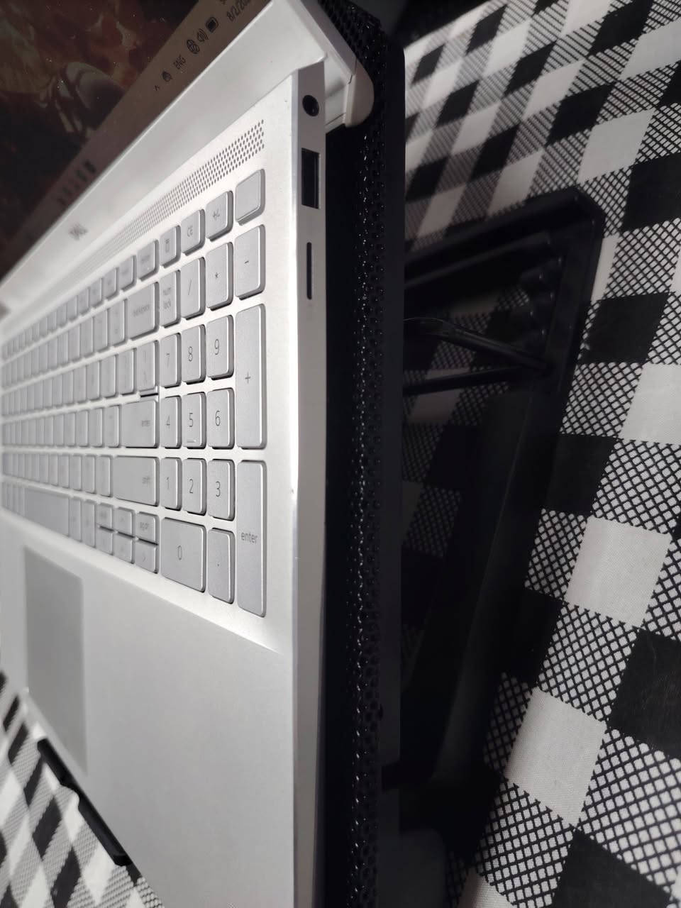 🔥 Dell Vostro 7500 – أداء قوي للألعاب، التصميم، والمونتاج
💻 المواصفات:

- Core i7 الجيل العاشر H
- RAM: 16GB DDR4
- SSD: 512GB M.2
- Intel UHD Graphics
- NVIDIA GeForce GTX 1650 Ti 4GB
- شاشة 15.6" FHD (1920×1080)

💰 السعر: 775,000 دينار فقط

📦 المتوفر: قطعتين فقط.

📍 العنوان: بغداد – الأمين الثانية – شارع النواب

📱 واتساب: ***********

🎥 📸 ما متأكد من حالة اللابتوب؟

لا تشيل هم، إنت حدد الجزء اللي تريد تشوفه، وإحنا نصوره إلك بدقة قبل الشراء.

✅ الشاشة
✅ الكيبورد
✅ المنافذ (USB / HDMI وغيرها)
✅ الهيكل والزوايا
✅ البطارية
✅ أي جزء آخر تطلبه

إنت حدد... وإحنا نصورلك. لضمان راحتك وشفافية كاملة قبل الشراء. 🤝
