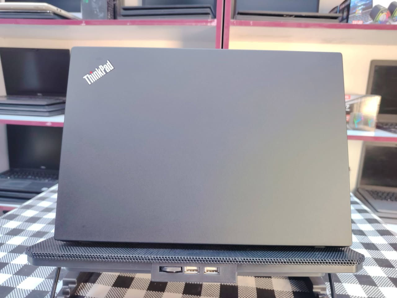 السلام عليكم متوفر لابتوب الجيل الحادي عشر بسعر مميز لطلاب الجامعات... 
🔥Lenovo ThinkPad T14 Gen 2

💻 المواصفات:

📌 Intel Core i5 الجيل 11 (G7)
📌 Intel Iris Xe Graphics 4GB
📌 RAM 8GB DDR4 (قابلة للتطوير)
📌SSD 256GB M.2 (قابل للتطوير)
📌 Screen شاشة 14 إنج FHD
📌Order  نظافة عالية جدًا

🎁 السعر: 375,000 دينار فقط

💵 والسعر يشمل:
🛡 حقيبة لابتوب
🛡 ماوس
🛡 الشاحن الأصلي
🛡 التغليف
🛡 التوصيل
🛡 تنصيب أحدث إصدار من Windows    
🛡 تنصيب Office والبرامج الأساسية 

🔝 الجهاز مفحوص بالكامل وجاهز للاستخدام، مع ضمان على عيوب التصنيع.

📍 مكتب الريادة للحاسبات
 راسلنا الآن واحجز جهازك قبل نفاد الكمية.

واتساب أو تليگرام  ***********
