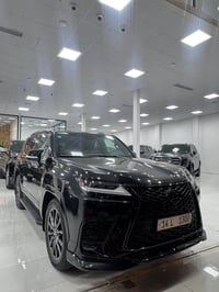 لكسز 2024 Fsport  F1  SAS سيارة جديدة وكفالة عامه من كلشي بعده بالضمان...