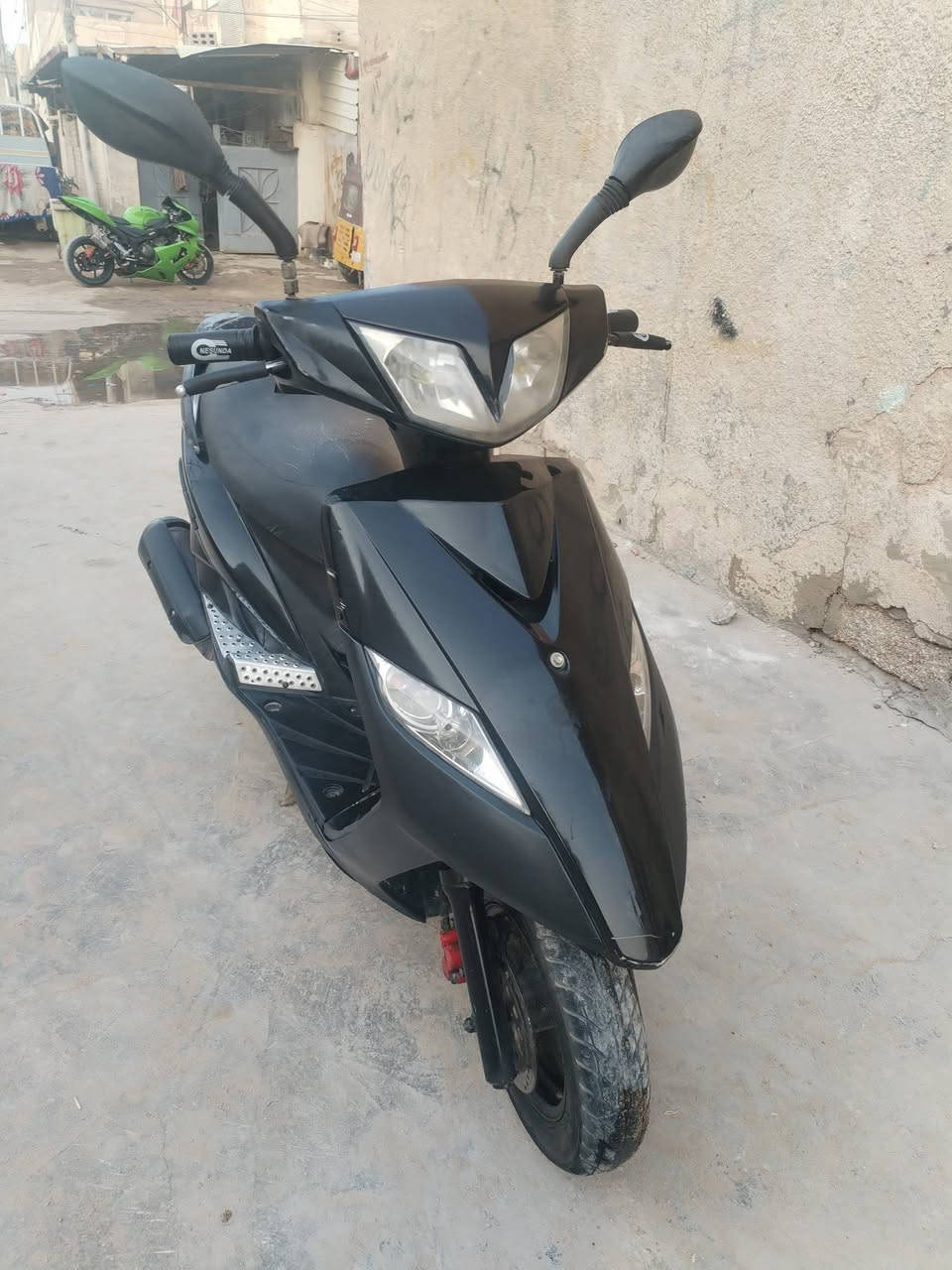 السلام عليكم دراجه GTR فحل للبيع محرك خير من الله شلعه معدل نعومة كهربائيات شغاله  سلف نكرة
السلام عليكم دراجه GTR فحل للبيع محرك خير من الله شلعه معدل نعومة كهربائيات شغاله  سلف نكرة ٥٠٠ وبيها مجال مكاني المسيب حي المصطفى ***********
