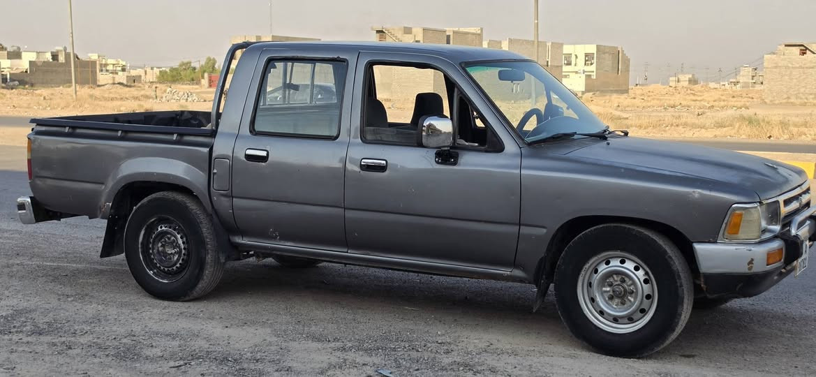 تويوتا
موديل 1992
رقم بغداد 
تحويل ثاني يوم 
كير محرك وصدر شرط سياره كامله مابيها أي نقص
تخم تاير 
تبريد ثلج 
سنويه جديده 
السعر 65 بيها مجال 
للأستفسار ***********
