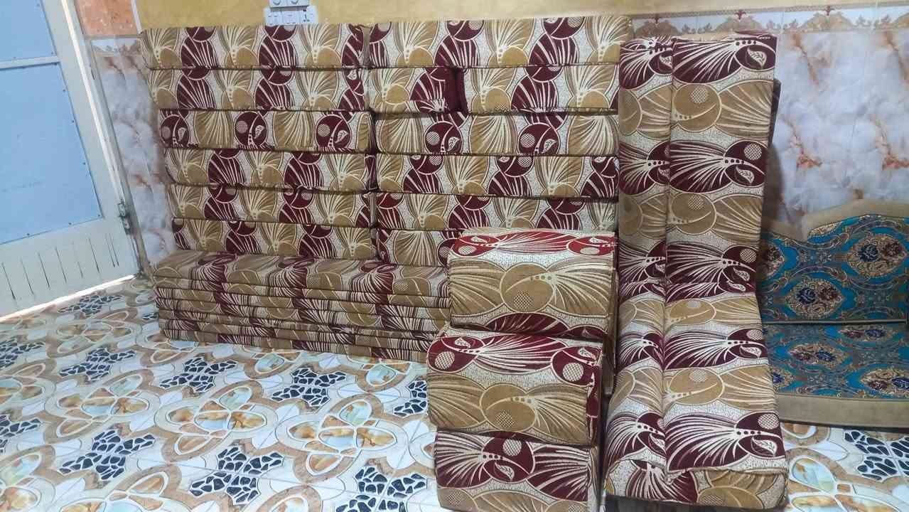 السلام عليكم ديوان للبيع كامل كلش نظيف السعر ١٨٠ سوق الشيوخ ***********
