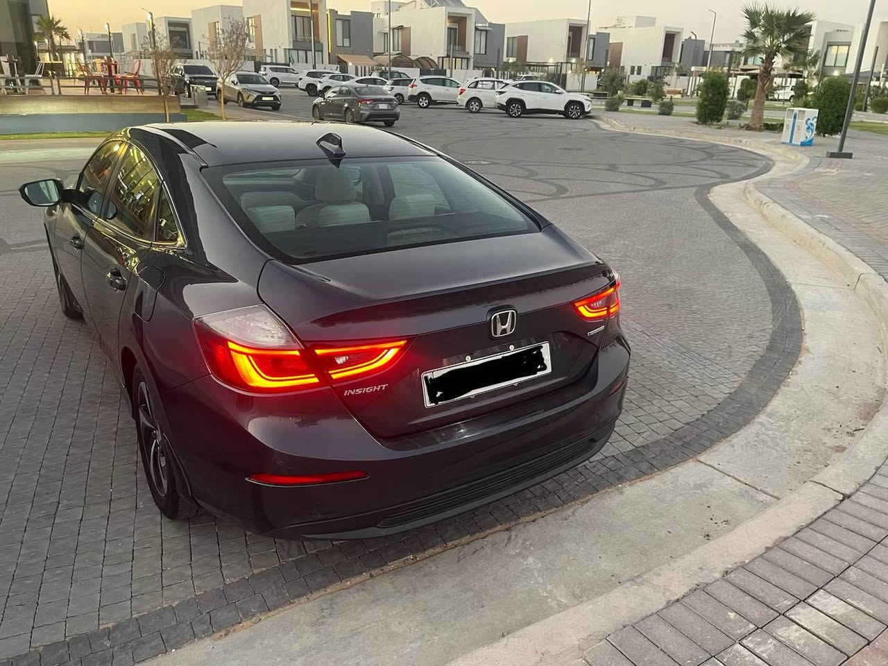 السلام عليكم 
هوندا إنسايت هايبرد موديل 22 فئه EX 
ماشيه 111.989الف كيلو 
المقاعد :شامواه 
لون :نيلي 
محرك 1.5 /4سلندر 
رقم بغداد 
حادثها قطعتين سونار موجود بل منشور 
سعر :13.000$ بيها مجال اتصل تدلل تشلع عيوني 
عنوان :بغداد مجمع البدور *********** بغداد, العراق
