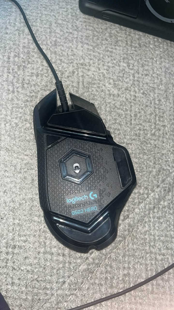 لوجتك G502 هيرو مصارلي اسبوع ماخذه شخط مابي تجي تفحصه بي شخط تاخذه بلاش كارتونته موجوده
السعر 50 
مكاني بغداد السيدية توصيل ماعندي ***********
