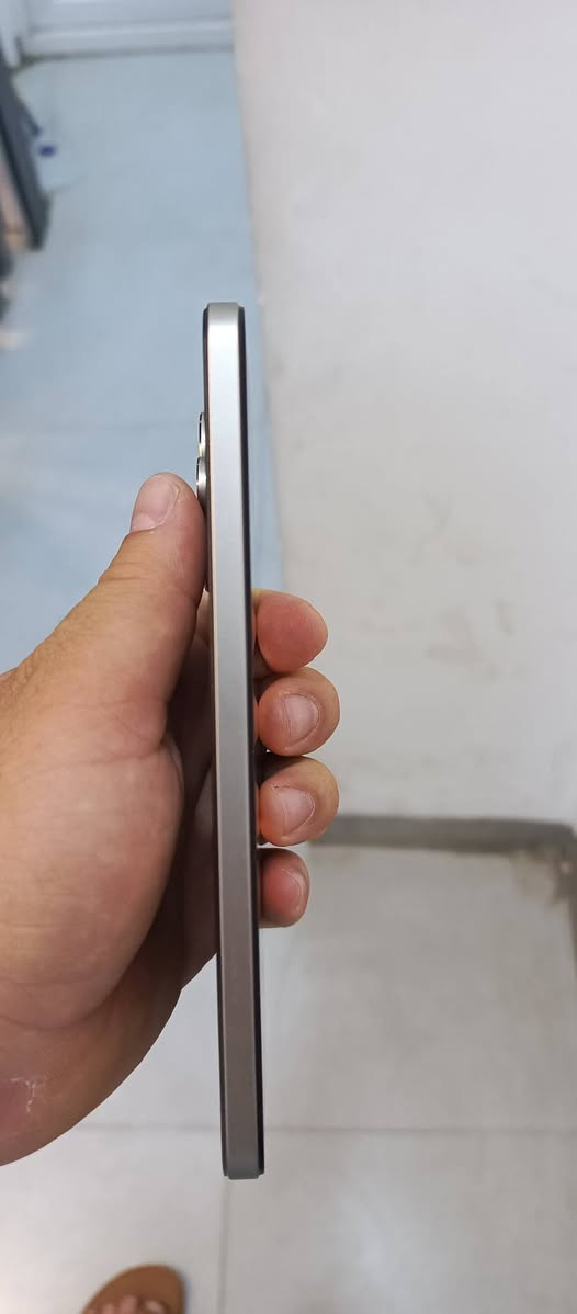 ريلمي15/ 5Gالذاكره 512استخدام قليل نضيف حيل السعر470اوبي مجال للتواصل ***********
